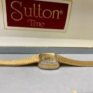 Vintage Sutton Ladies Watch with ORIGINAL BOX! VINTAGE WOMENS Sutton By Bulova Silver Tone Quartz Watch  main image 4